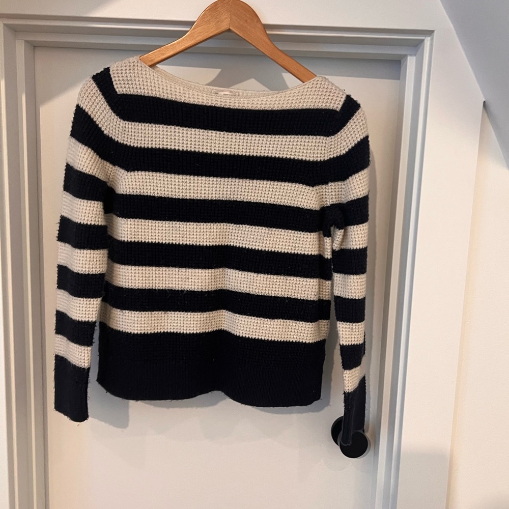GAP Black and White Crew Neck Sweater